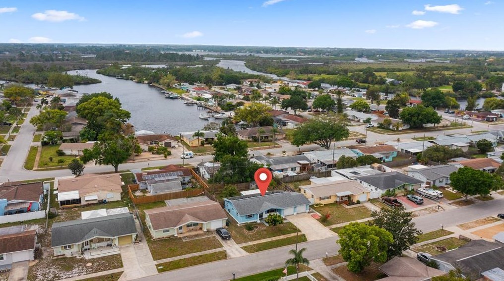 5550 Mosaic Dr, Tarpon Springs, FL 34690