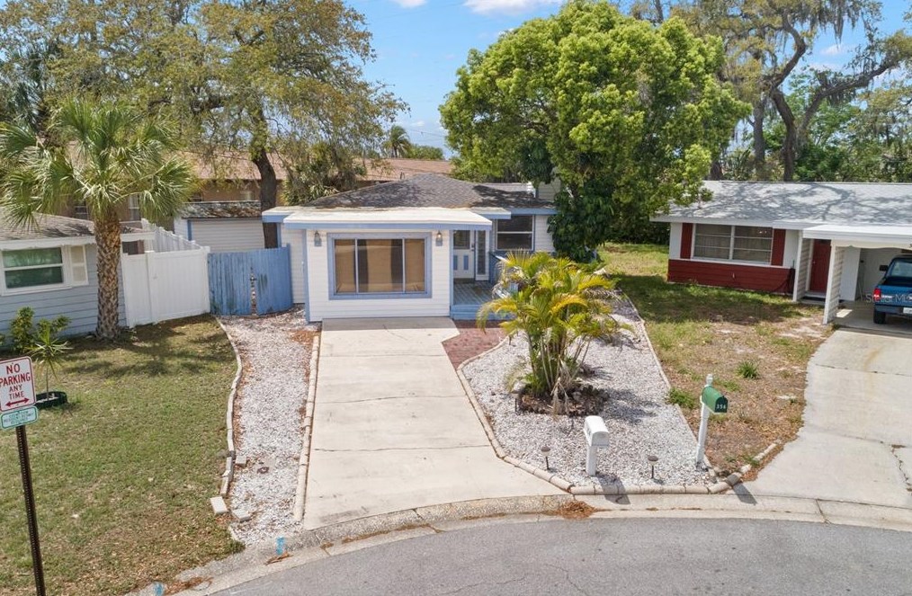 354 Colonial Ct, Dunedin FL  34698-8007 exterior