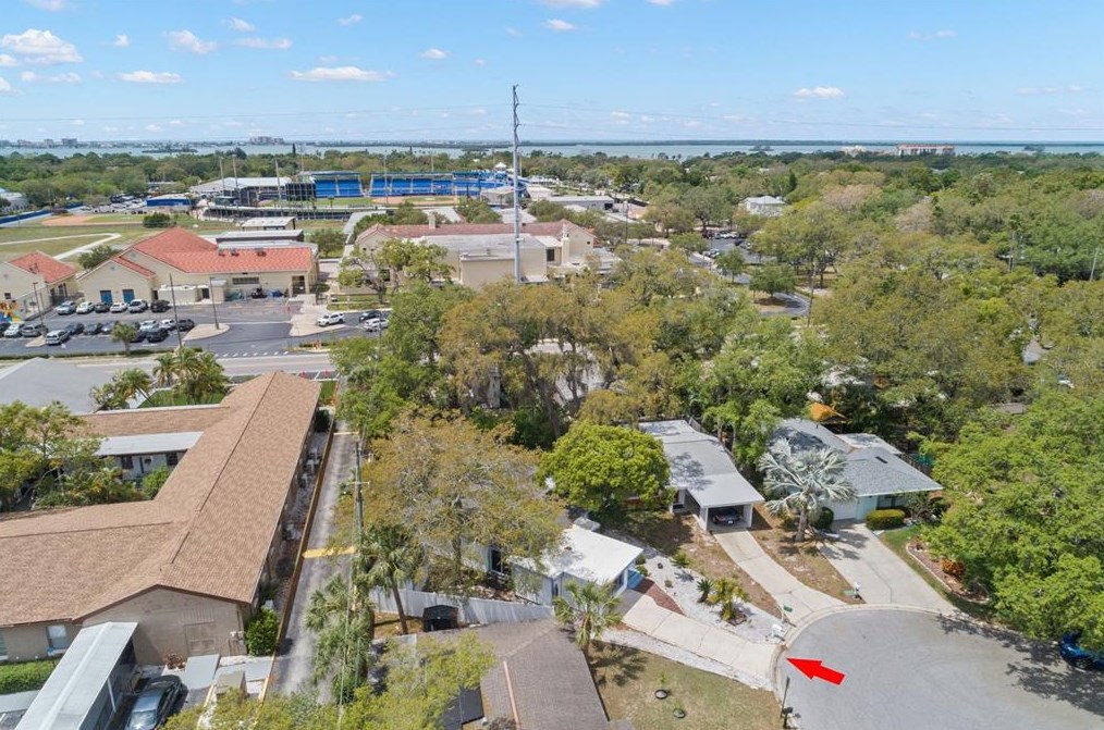 354 Colonial Ct, Dunedin FL  34698-8007 exterior