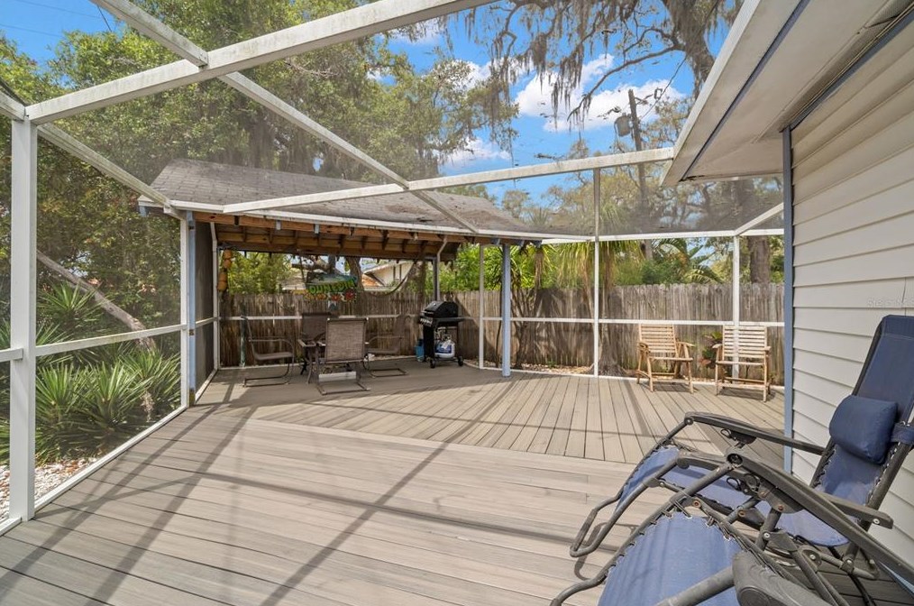 354 Colonial Ct, Dunedin FL  34698-8007 exterior