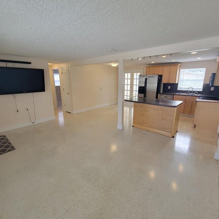 1647 Debonair Dr, Tarpon Springs, FL 34690