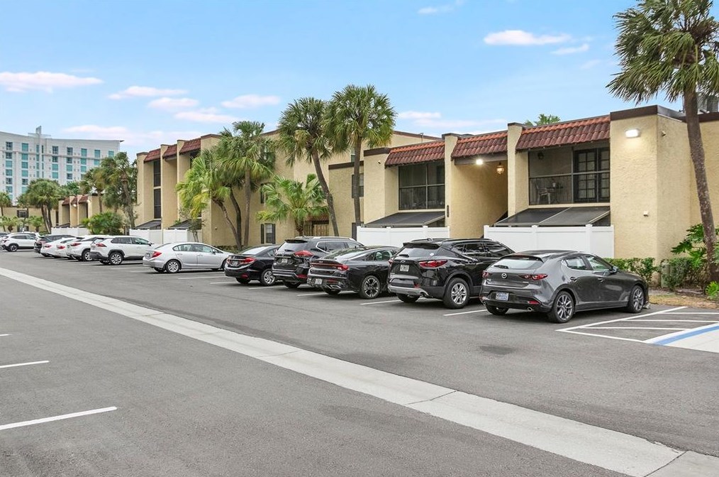 106 Alameda Ct, Tampa FL 33609-2491 exterior