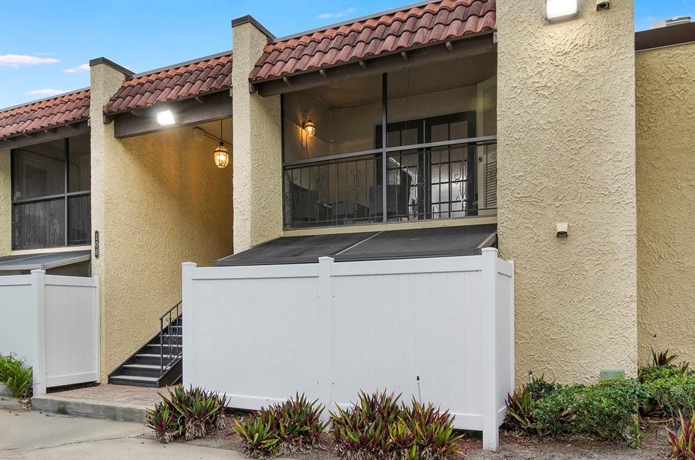 106 Alameda Ct, Tampa, FL 33609-2491