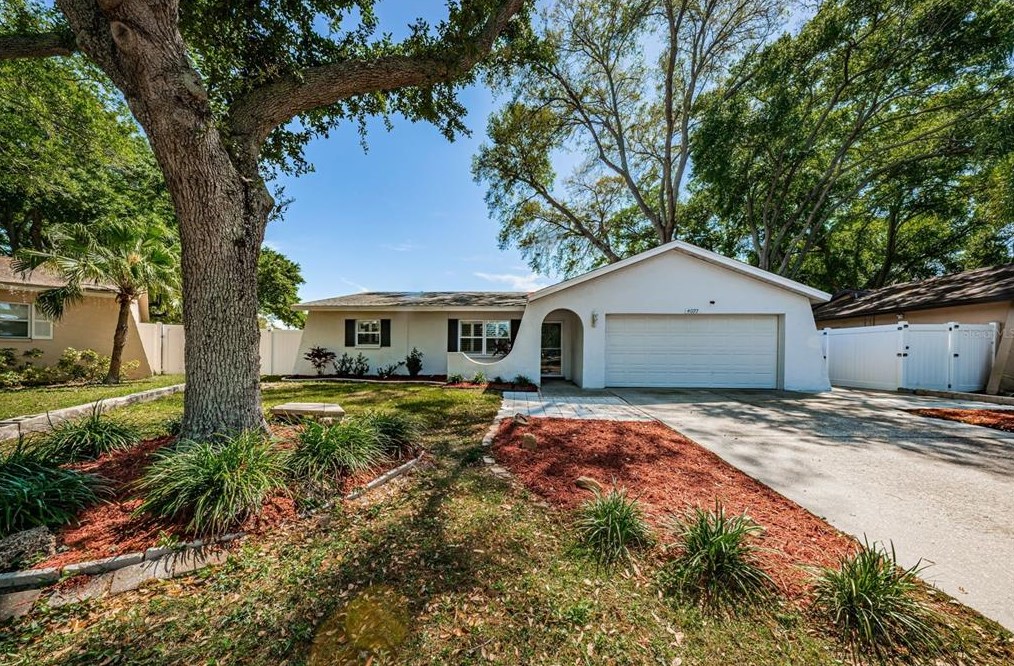 4027 Portsmouth Rd, Largo, FL 33771-3318