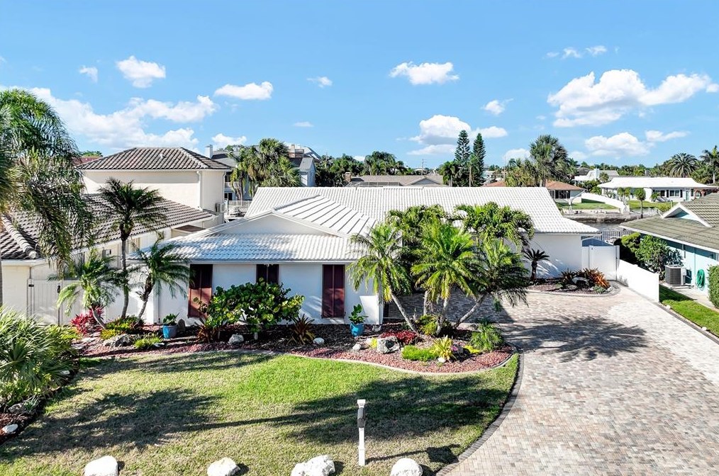 3219 Seaway Dr, New Port Richey, FL 34652-3025