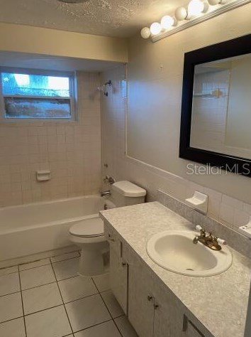 1131 Chancellor Dr, Tarpon Springs, FL 34690