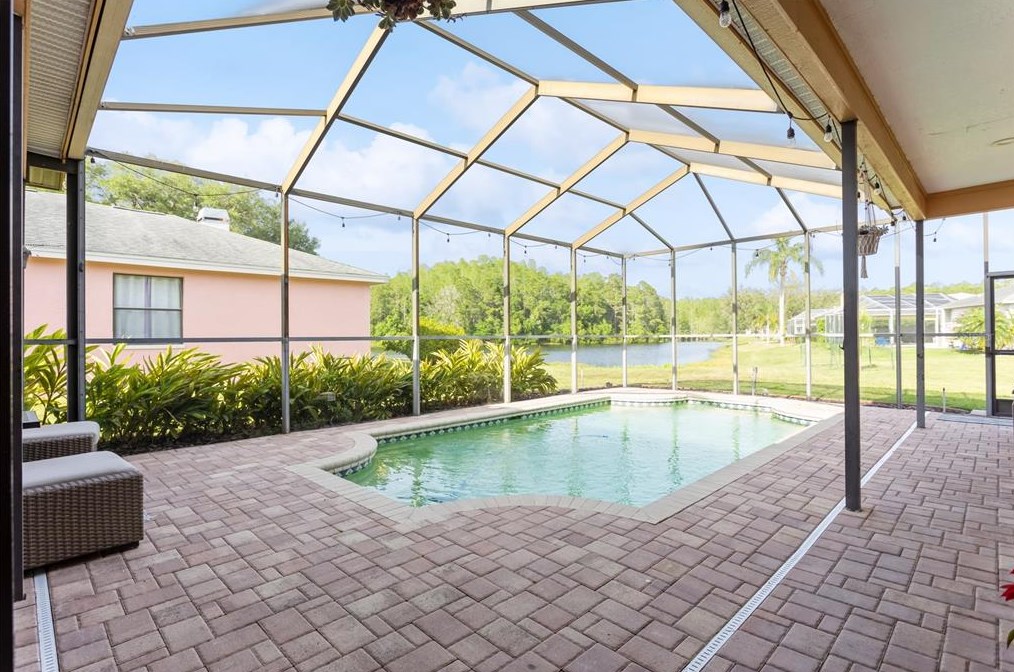 2643 Saddlewood Ln, Palm Harbor, FL 34685-2517