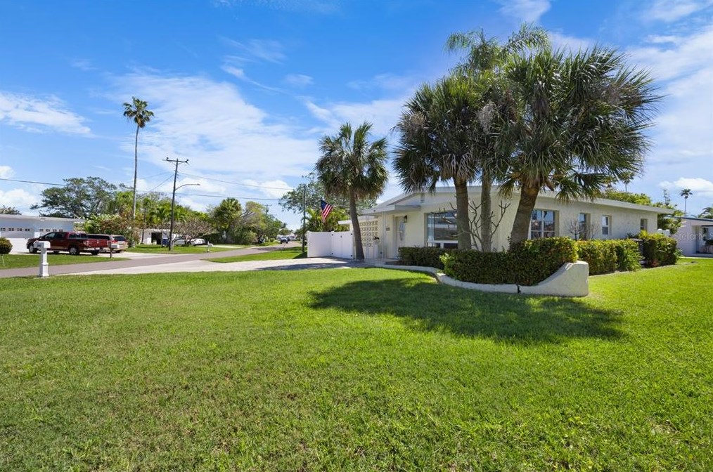 201 164th Ave, Saint Petersburg, FL 33708-1521