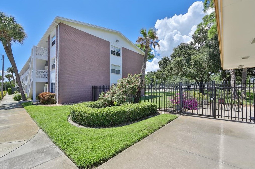 7770 Dr Martin Luther King Jr Street N #206, Saint Petersburg, FL 33702