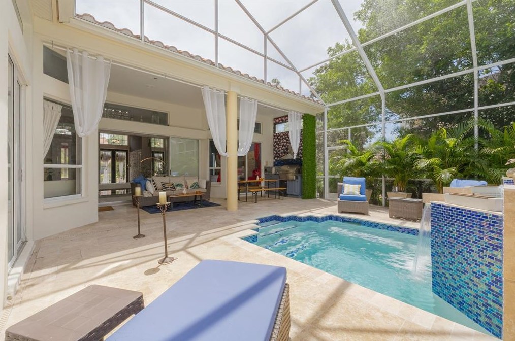 4690 Laurel Oak Ln, Saint Petersburg FL  exterior