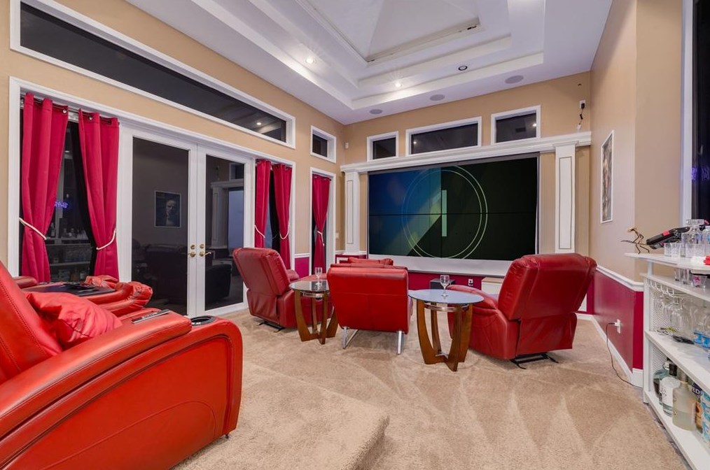4690 Laurel Oak Ln, Saint Petersburg FL  exterior