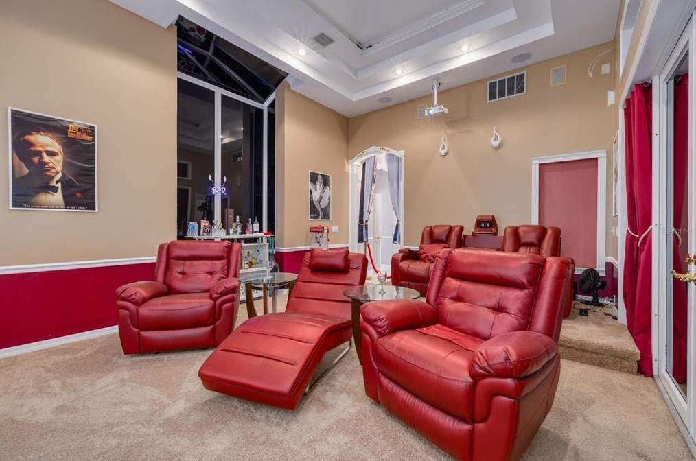 4690 Laurel Oak Ln, Saint Petersburg FL  exterior