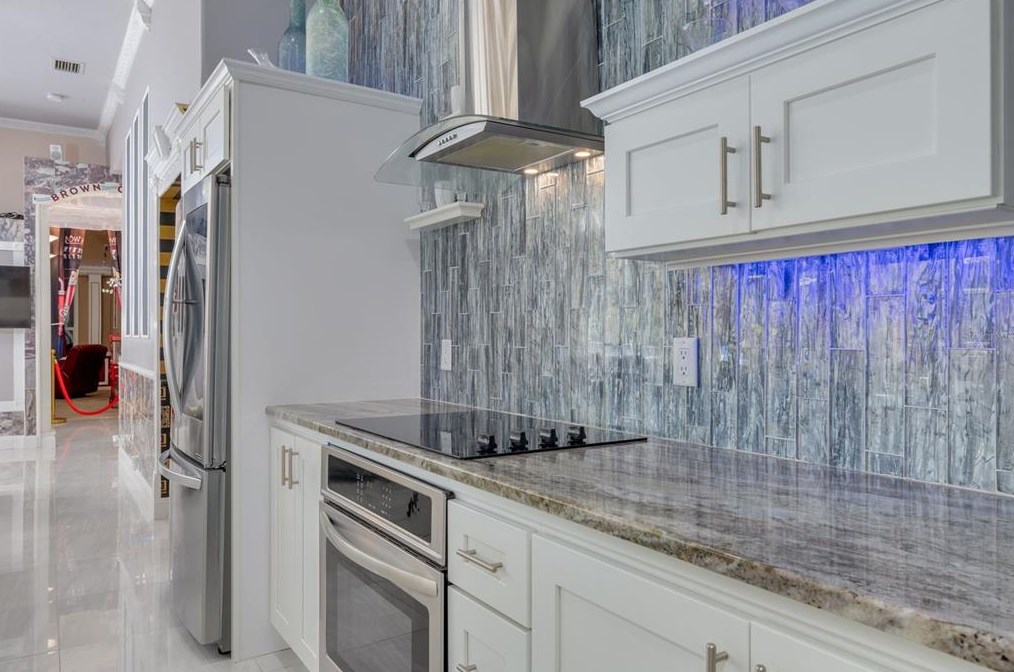 4690 Laurel Oak Ln, Saint Petersburg FL  exterior