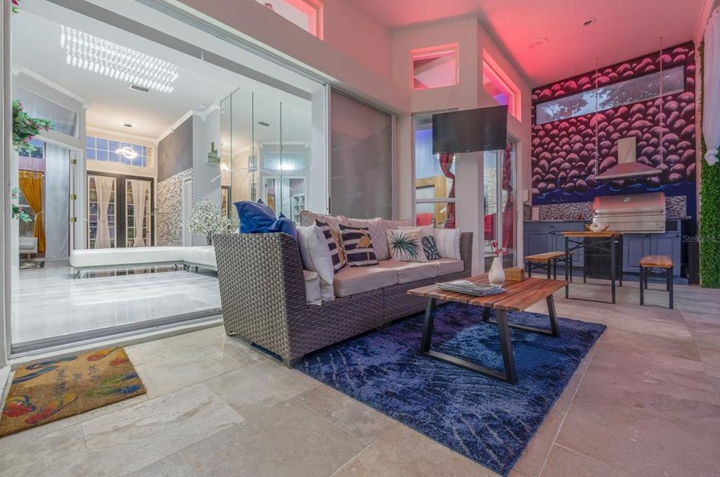 4690 Laurel Oak Ln, Saint Petersburg FL  exterior