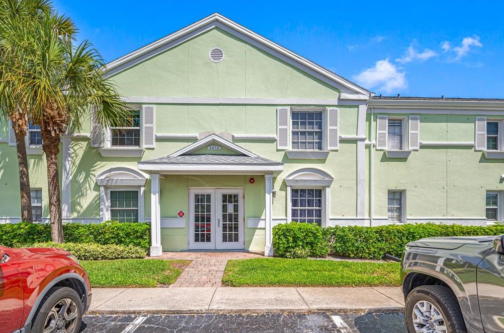 4874 Coquina Key Dr, Saint Petersburg, FL 33705-4815