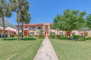 9543 86th Ave, Seminole, FL 33777 - Photo 2