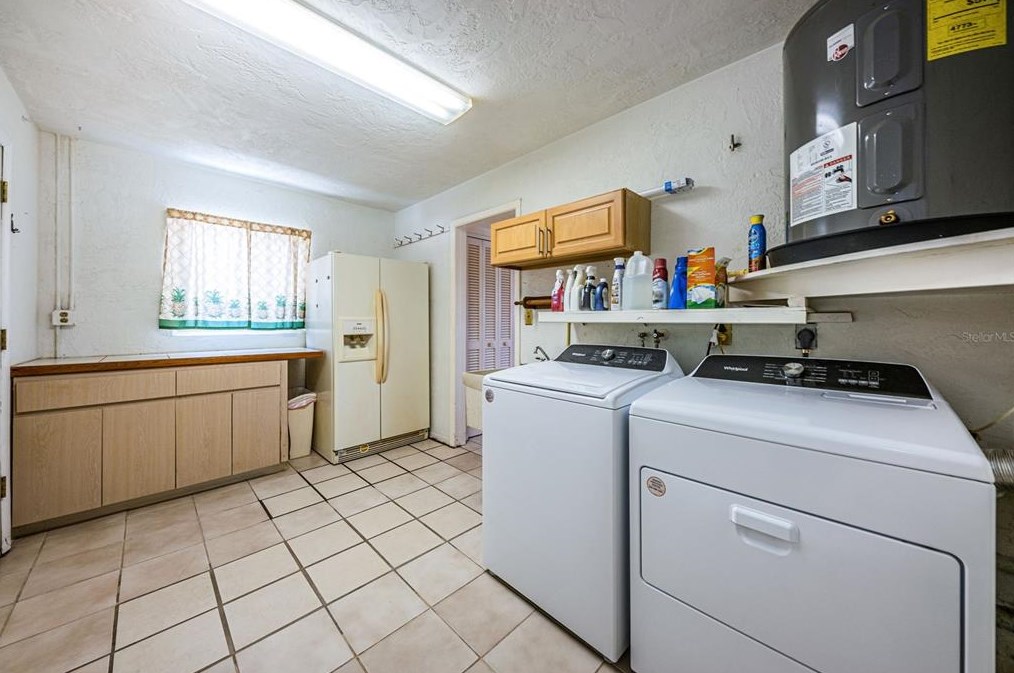 15922 Redington Dr, Saint Petersburg FL  33708-1746 exterior