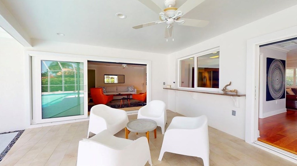 1969 Illinois Ave, Saint Petersburg FL  33703-3421 exterior