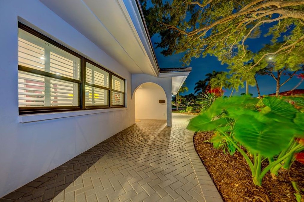 1969 Illinois Ave, Saint Petersburg FL  33703-3421 exterior