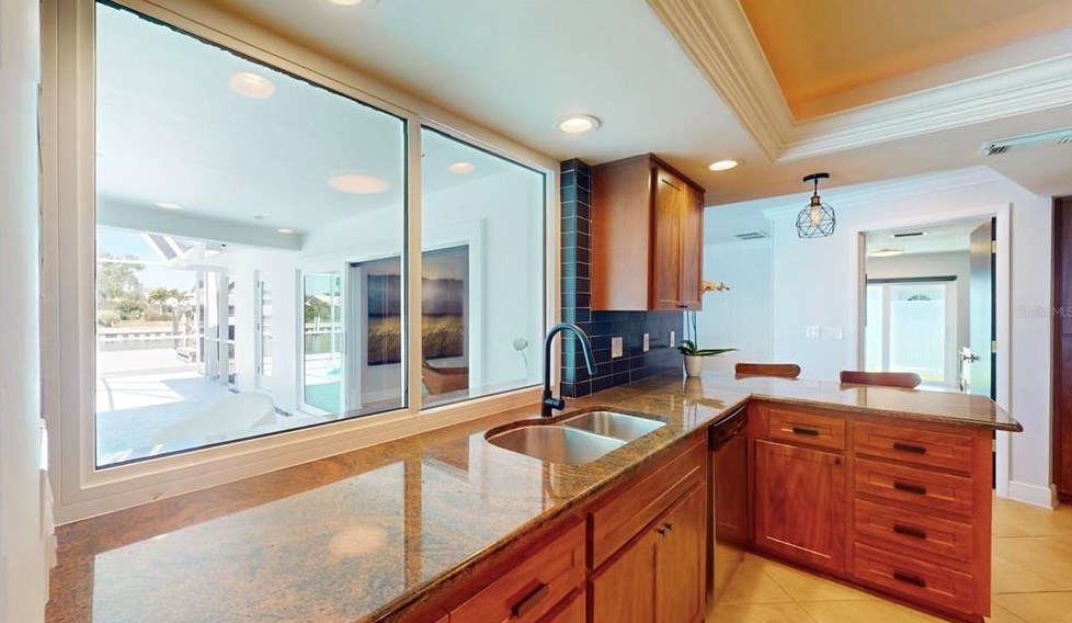 1969 Illinois Ave, Saint Petersburg FL  33703-3421 exterior