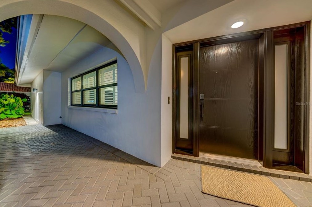 1969 Illinois Ave, Saint Petersburg FL  33703-3421 exterior