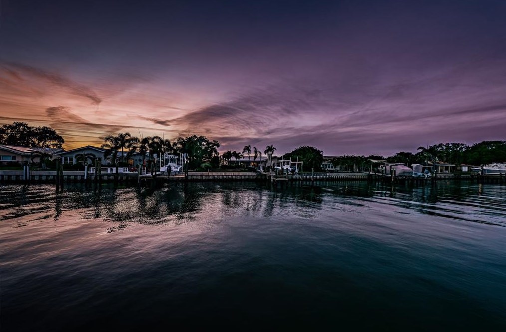 1969 Illinois Ave, Saint Petersburg FL  33703-3421 exterior