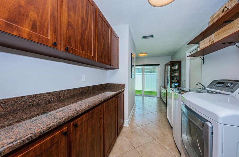 1969 Illinois Ave, Saint Petersburg FL  33703-3421 exterior