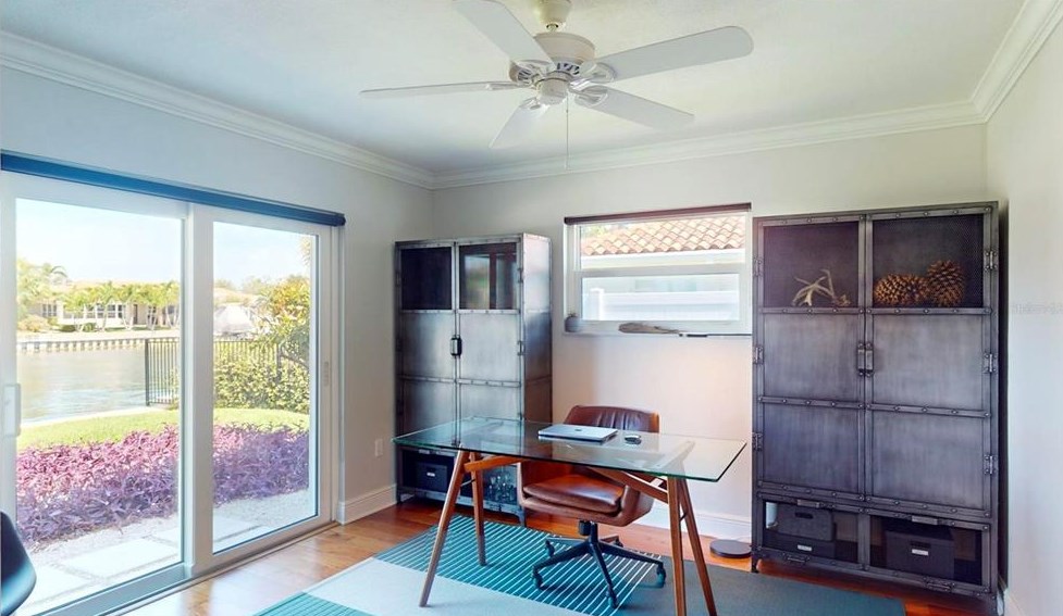 1969 Illinois Ave, Saint Petersburg FL  33703-3421 exterior