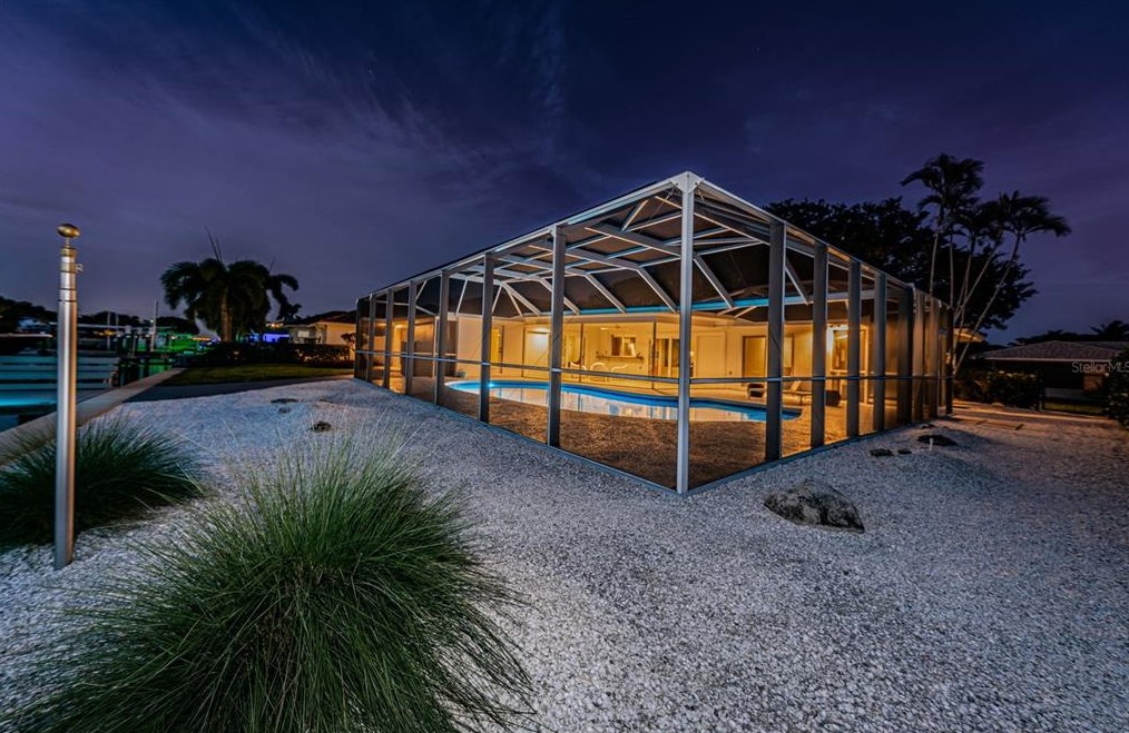 1969 Illinois Ave, Saint Petersburg FL  33703-3421 exterior