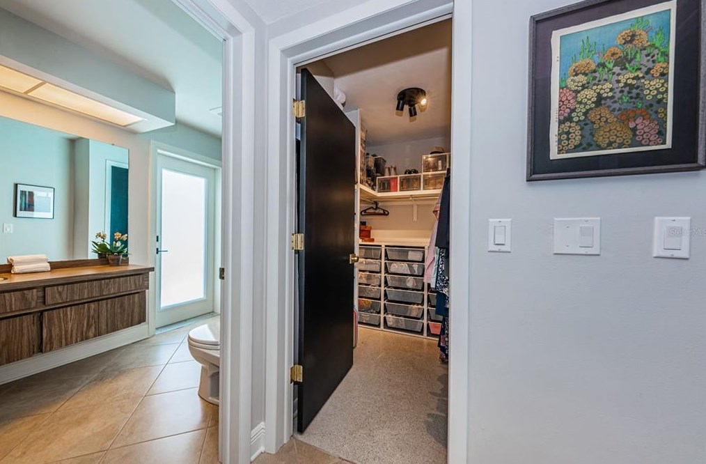 1969 Illinois Ave, Saint Petersburg FL  33703-3421 exterior