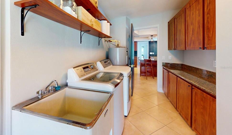 1969 Illinois Ave, Saint Petersburg FL  33703-3421 exterior