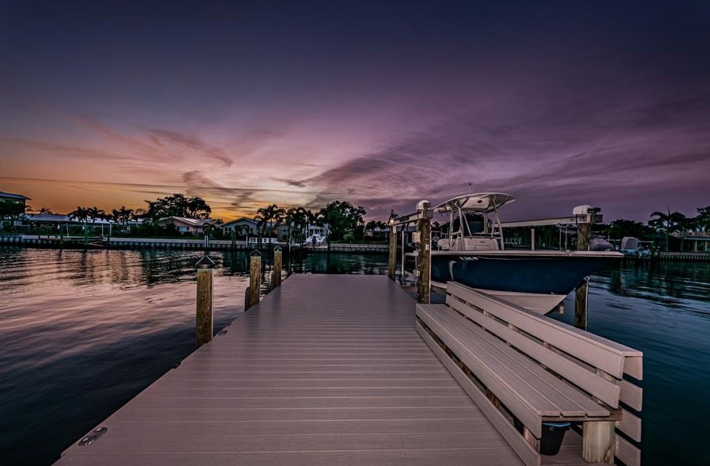 1969 Illinois Ave, Saint Petersburg FL  33703-3421 exterior