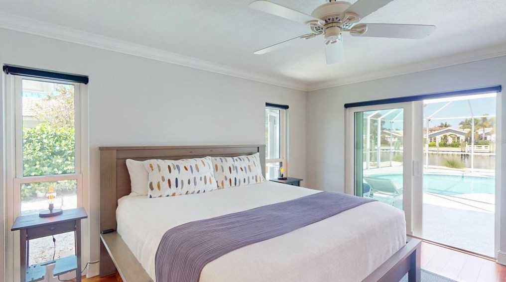 1969 Illinois Ave, Saint Petersburg FL  33703-3421 exterior