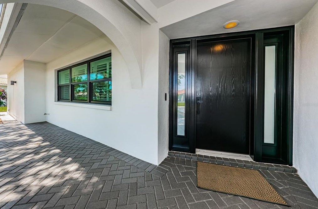 1969 Illinois Ave, Saint Petersburg FL  33703-3421 exterior