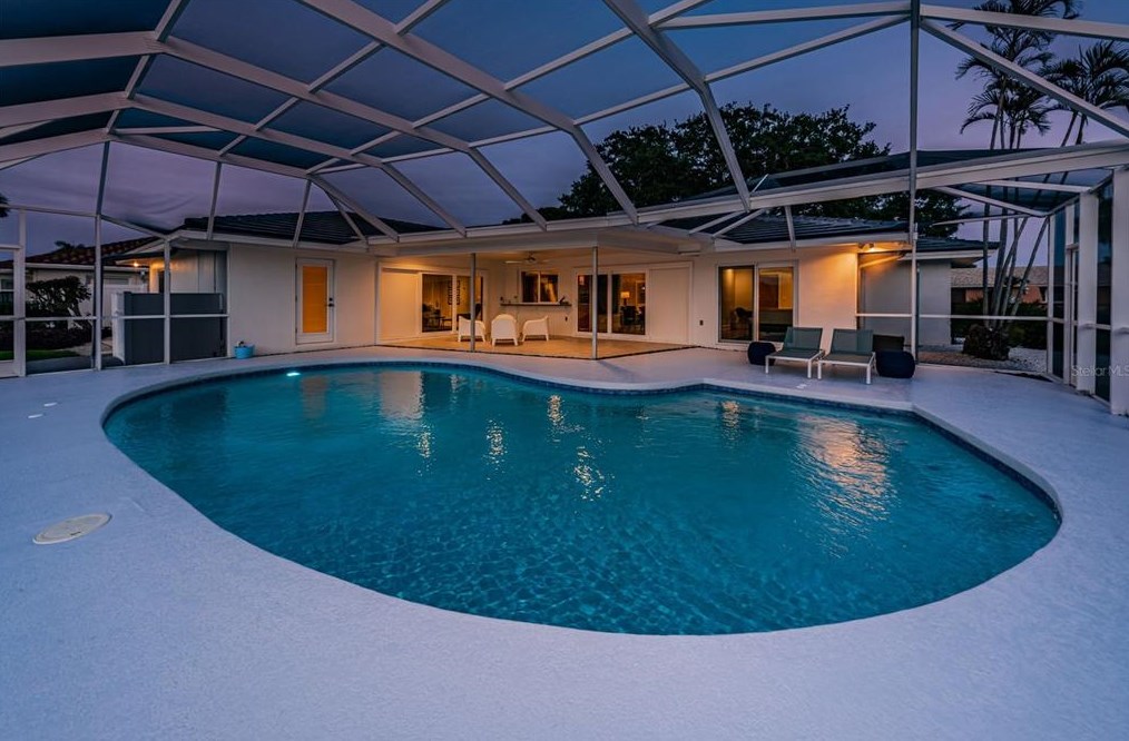 1969 Illinois Ave, Saint Petersburg FL  33703-3421 exterior