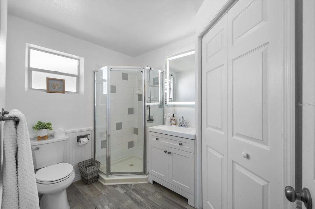 2325 Shr Dr, Saint Petersburg FL  33705-3328 exterior