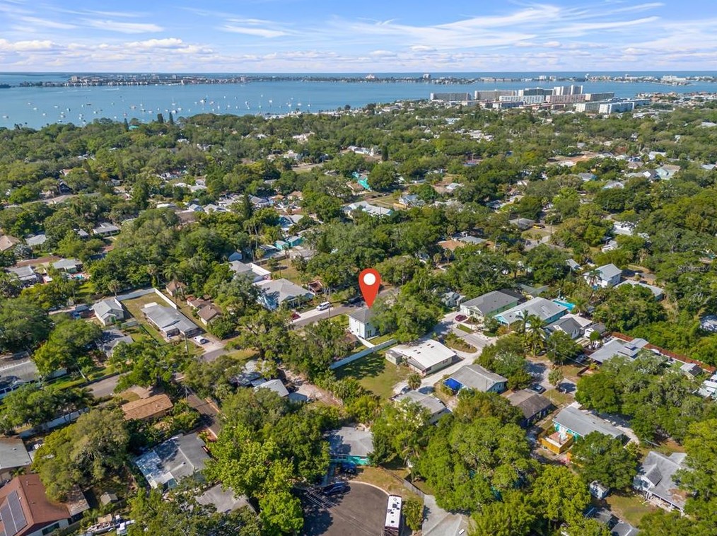 2530 York St, Saint Petersburg FL  33707-5172 exterior