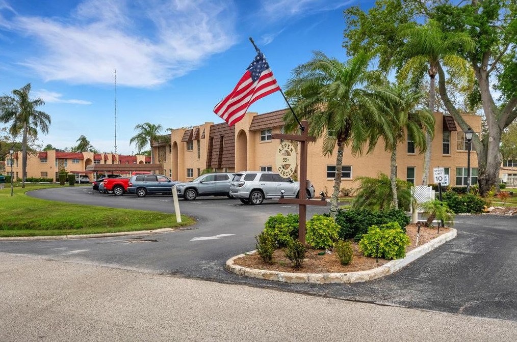 211 Aspen Cir #211, Largo, FL 33777