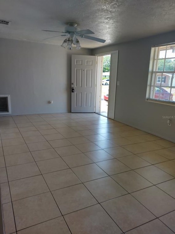 5112 Janice Ln, Tarpon Springs, FL 34690