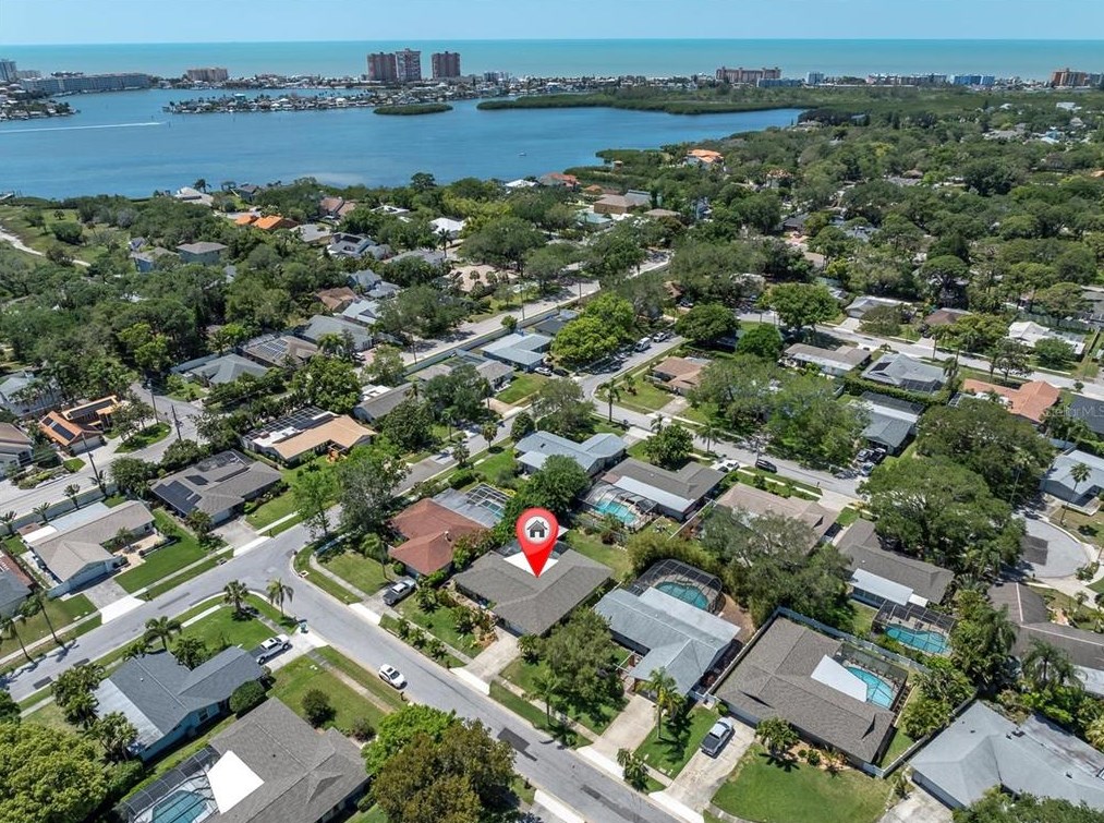 7498 132nd St, Largo, FL 33776-3935