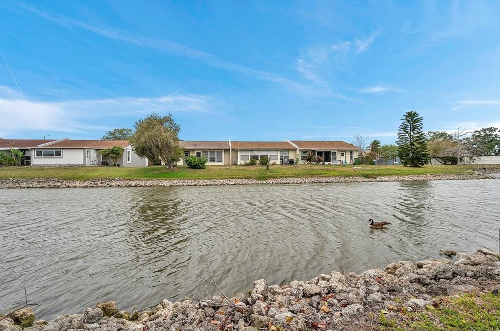 3910 40th St, Bradenton, FL 34205-2320