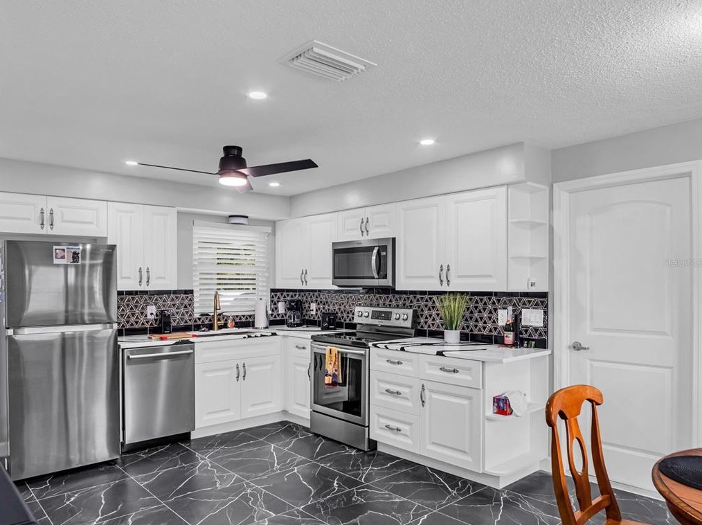 1525 Pleasant Grove Dr, Dunedin, FL 34698