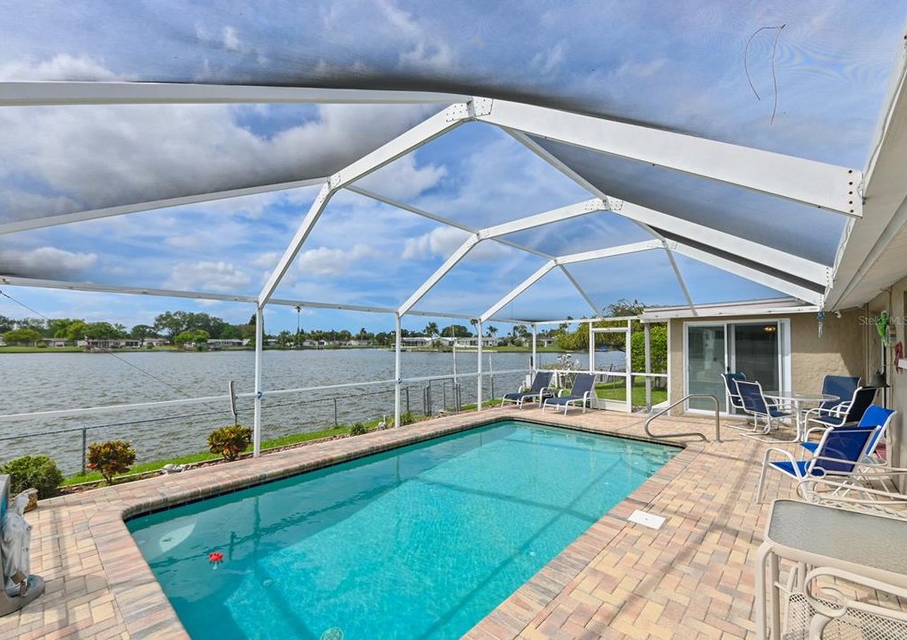 4236 Sunray Dr, Tarpon Springs, FL 34691