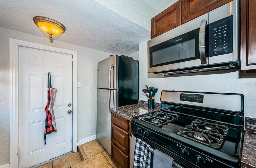 3335 Tarlton St, Saint Petersburg FL  33713-2849 exterior