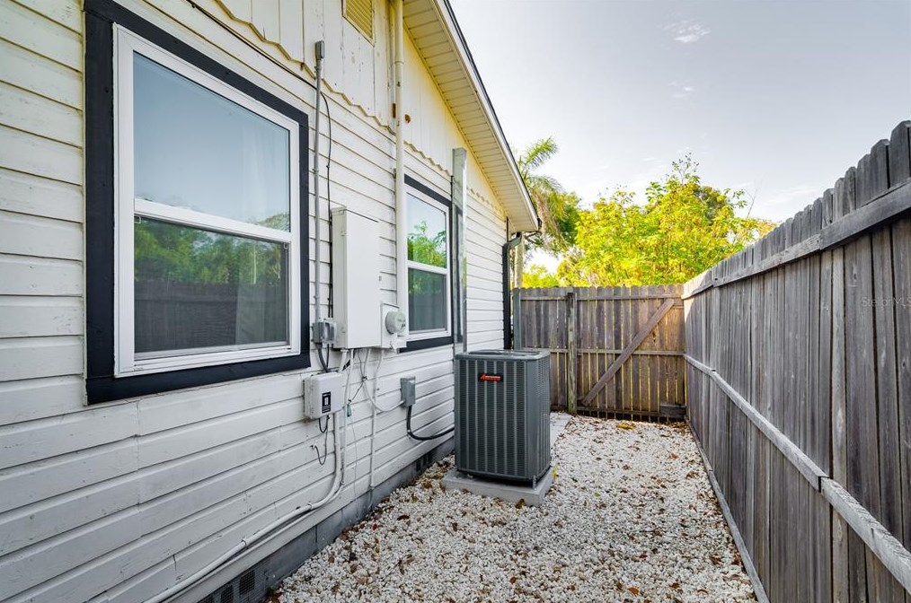 3931 52nd Ave, Saint Petersburg FL  33714-2336 exterior