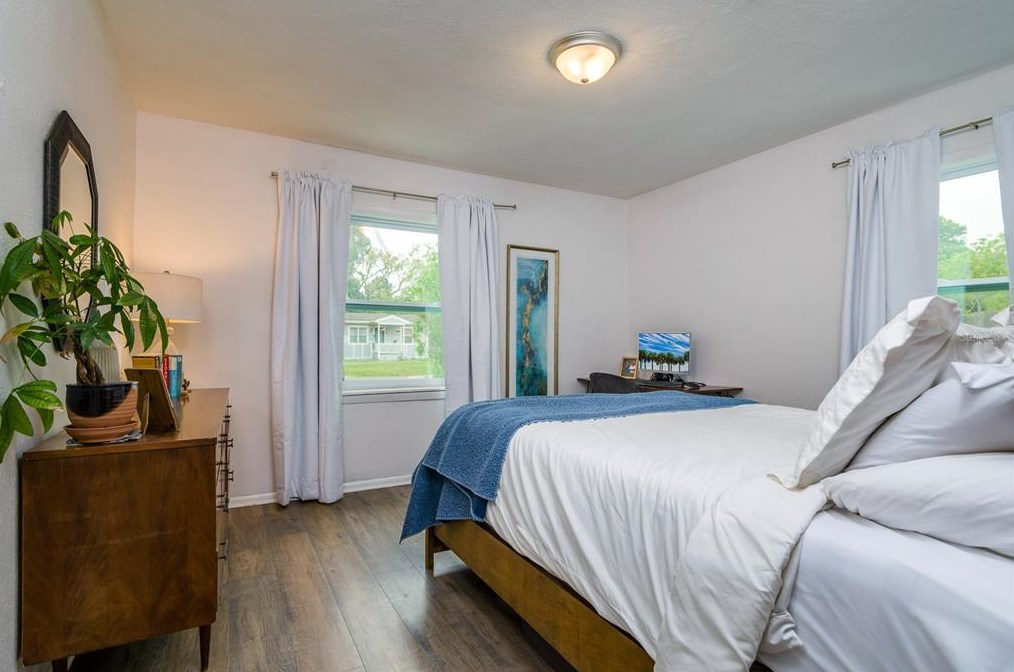 3931 52nd Ave, Saint Petersburg FL  33714-2336 exterior