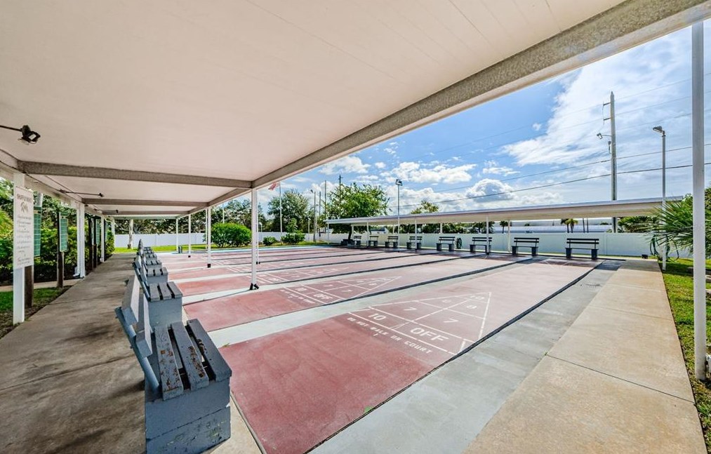 143 Melody Ln, Tarpon Springs FL  34689-5027 exterior