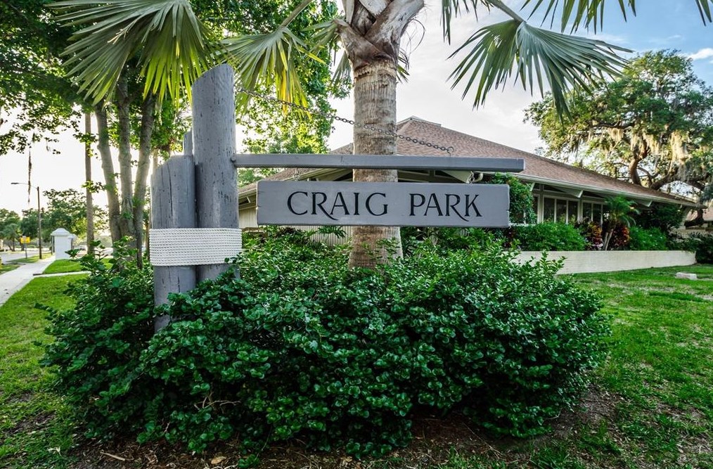 143 Melody Ln, Tarpon Springs FL  34689-5027 exterior