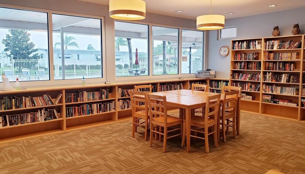 143 Melody Ln, Tarpon Springs FL  34689-5027 exterior