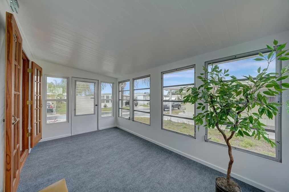 143 Melody Ln, Tarpon Springs FL  34689-5027 exterior